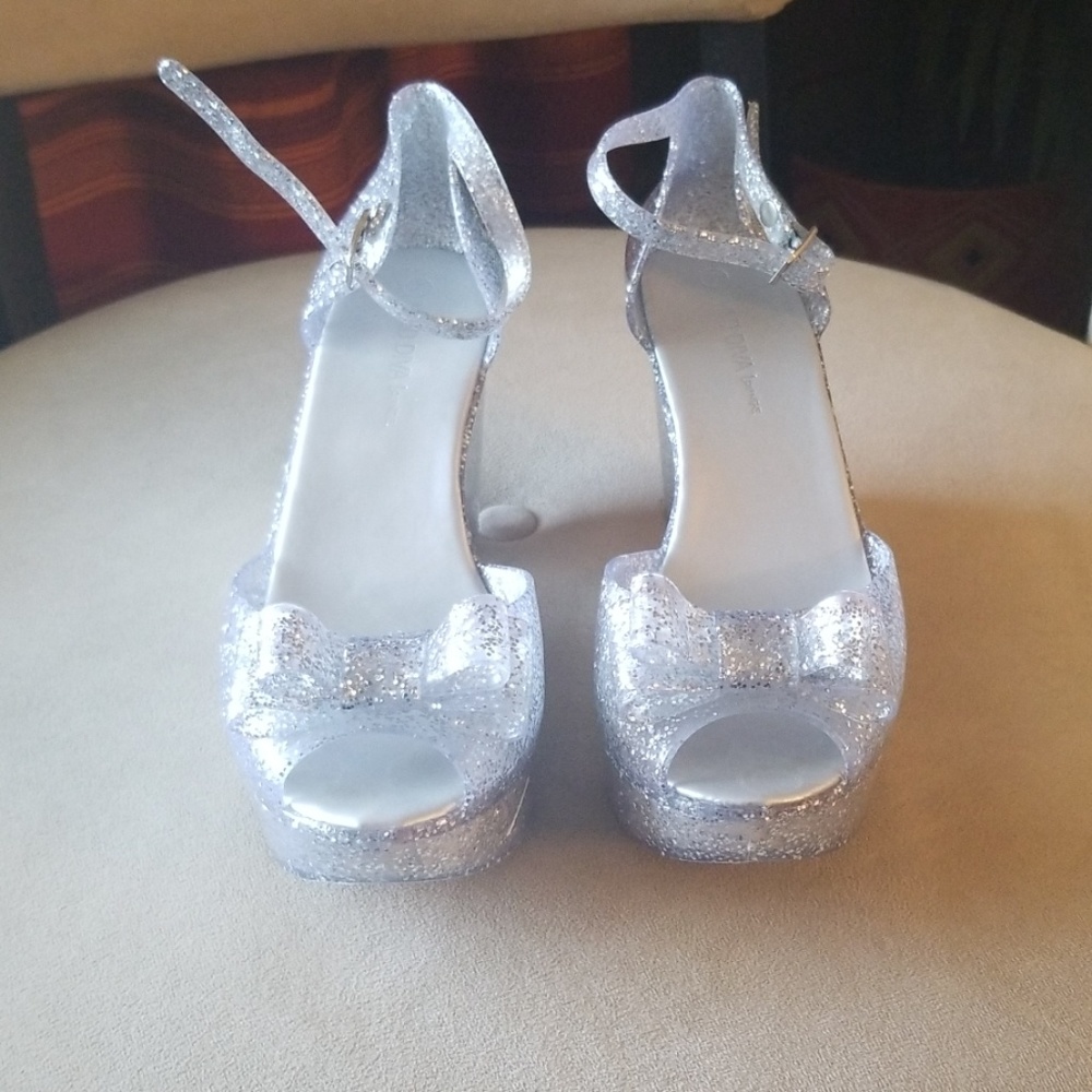 ***Wedge silver shoe